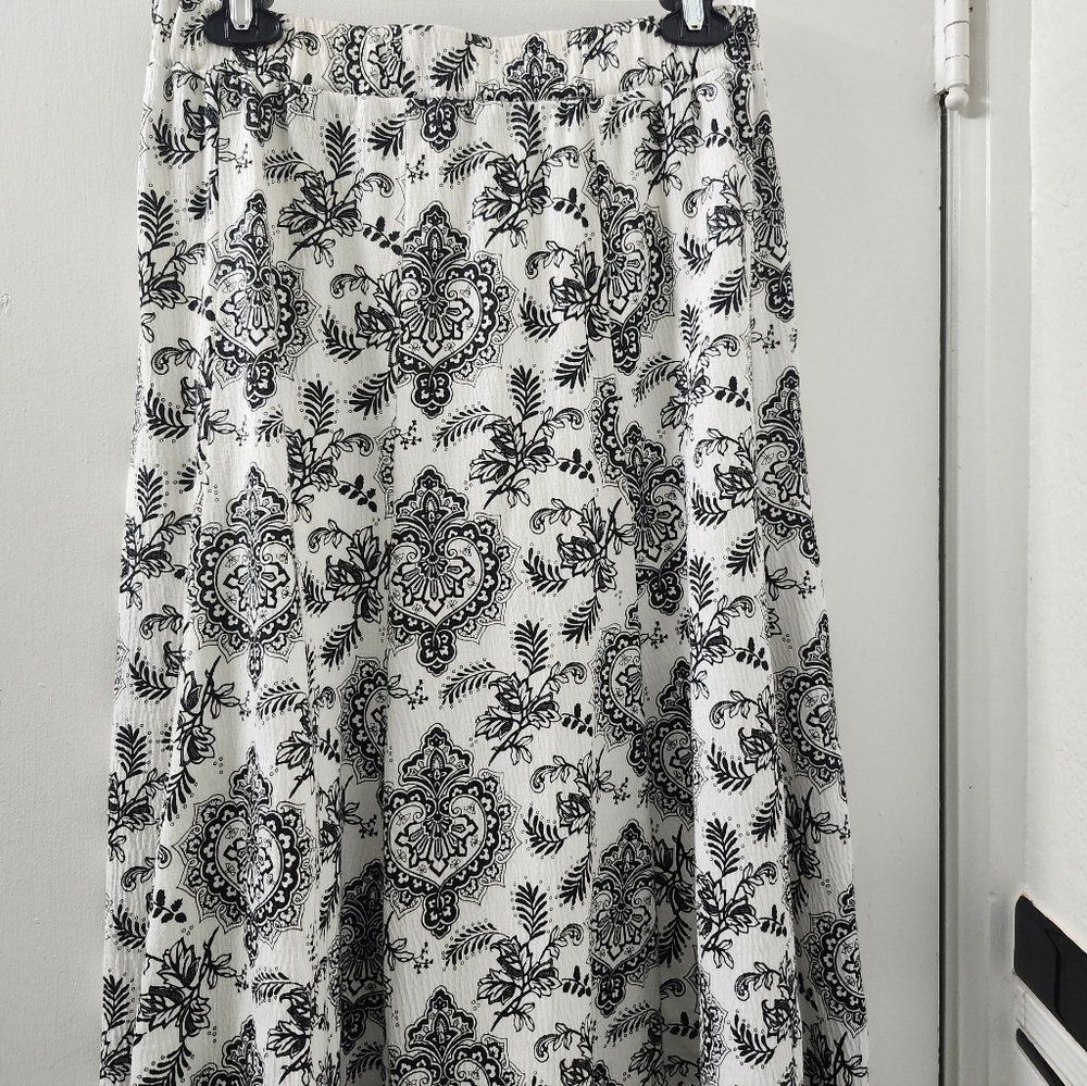 Black and White Floral Women's Skirt And Top